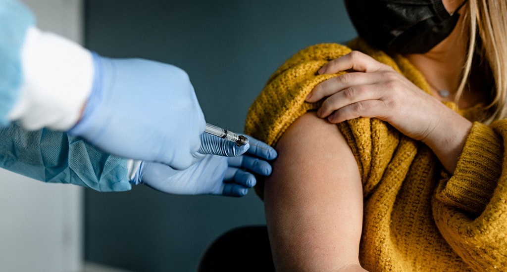 COVID-19: Ο εμβολιασμός ή η λοίμωξη επιδεινώνει τις ημικρανίες;