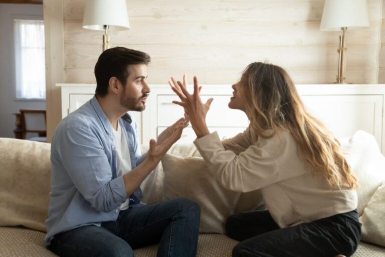 Ενδιαφέρον: Γιατί ρωτάς πώς είμαι, αφού δεν θέλεις πραγματικά να ακούσεις;