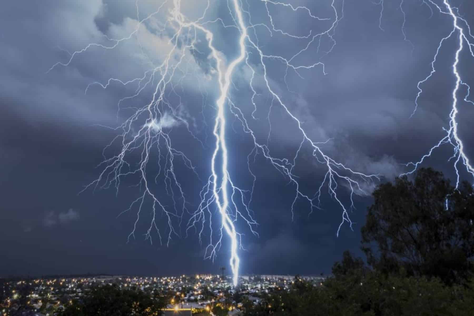 Έκτακτο δελτίο ΕΜΥ: Επιδείνωση του καιρού από αύριο το απόγευμα