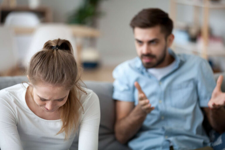 Συναισθηματική κακοποίηση: 8 ξεκάθαρα σημάδια ότι είσαι θύμα ενός ανθρώπου που σε κακοποιεί συναισθηματικά