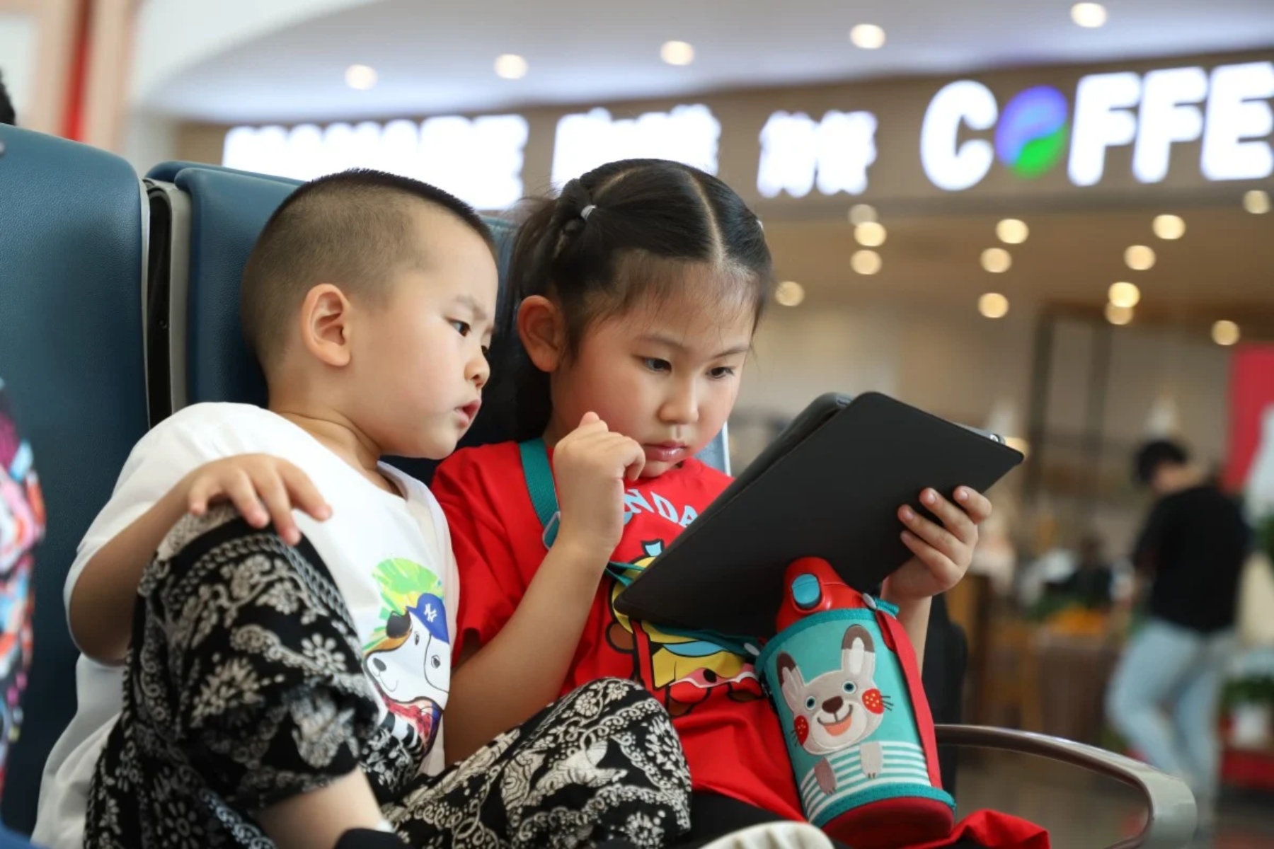 Πώς προστατεύουν στην Κίνα τους ανήλικους online;
