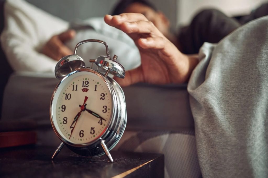 Το ξύπνημα χωρίς ξυπνητήρι σας βοηθά να είστε πιο χαλαροί