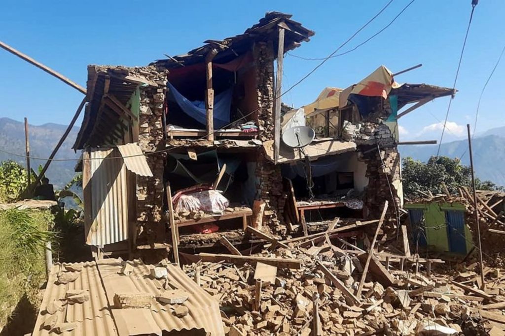 Ομάδες του ΟΗΕ απαντούν στον φονικό σεισμό στο δυτικό Νεπάλ