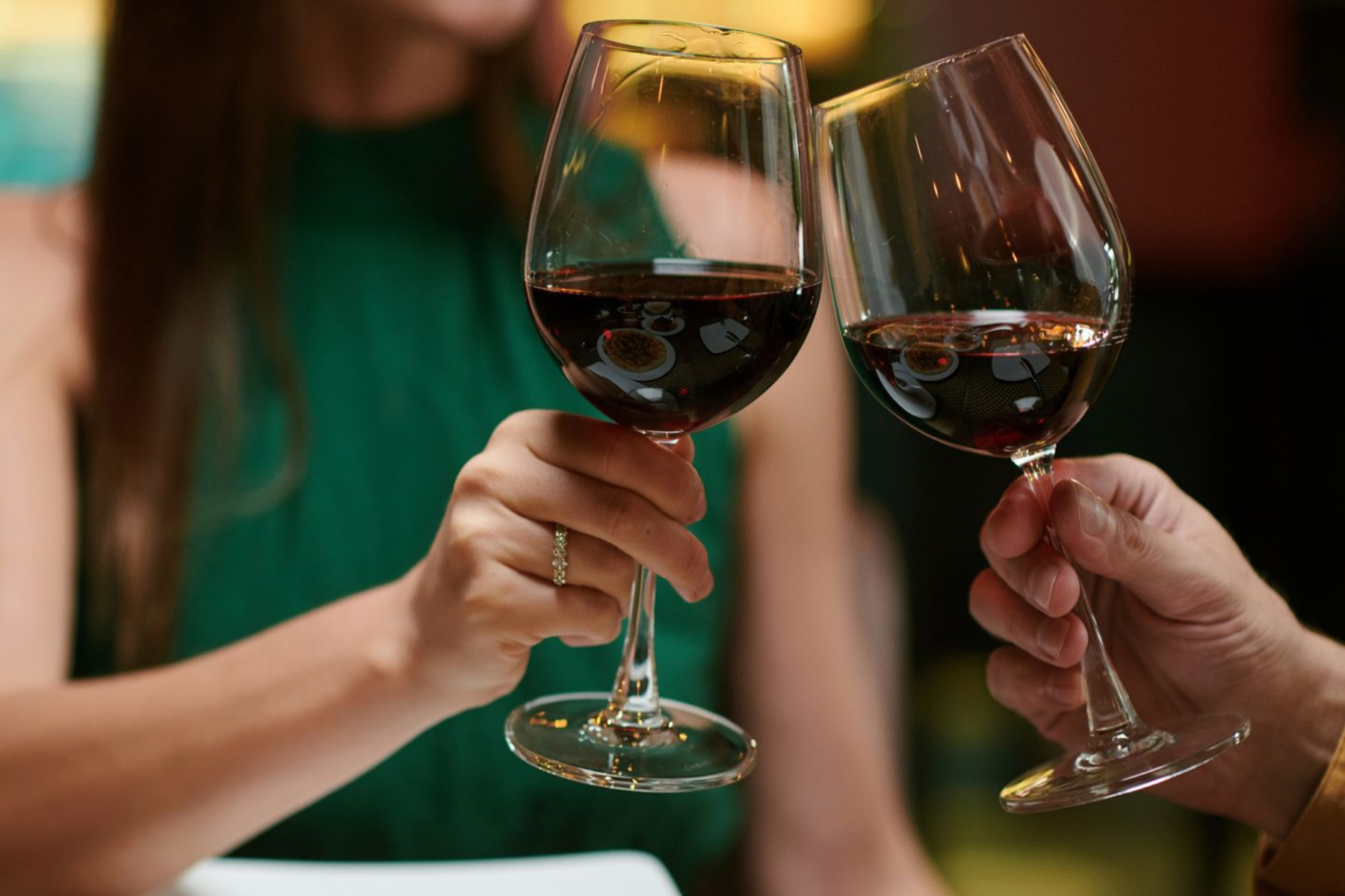 Πονοκέφαλος: Γιατί το κρασί μπορεί να μας προκαλέσει πονοκέφαλο;