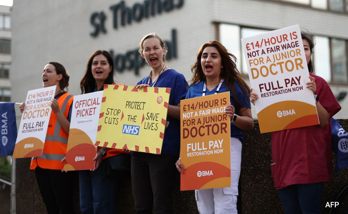 NHS Αγγλία: Οι νοσοκομειακοί γιατροί ξεκινούν νέα απεργία για τους μισθούς