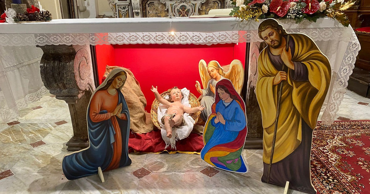 Ομόφυλα Ζευγάρια Ιταλία: Η αναπαράσταση της γέννησης του Ιησού με δύο μητέρες σοκάρει