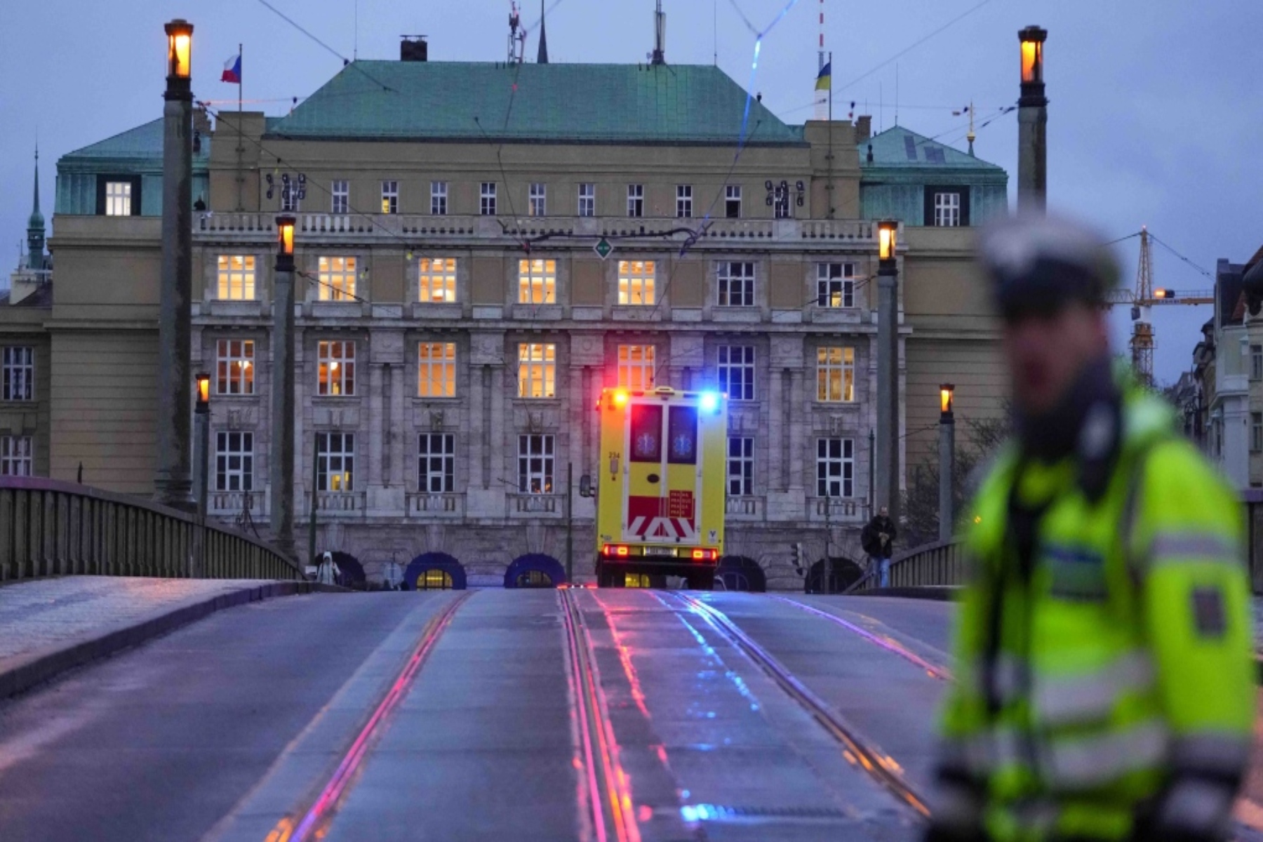 Πράγα: Μακελειό με τουλάχιστον 15 νεκρούς και δεκάδες τραυματίες