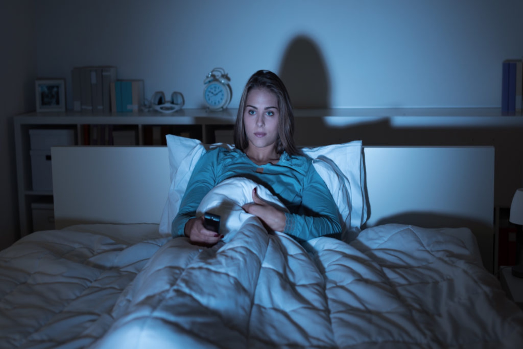 Μπλε φως: Γιατί να αποφύγετε την οθόνη δύο ώρες πριν τον ύπνο;