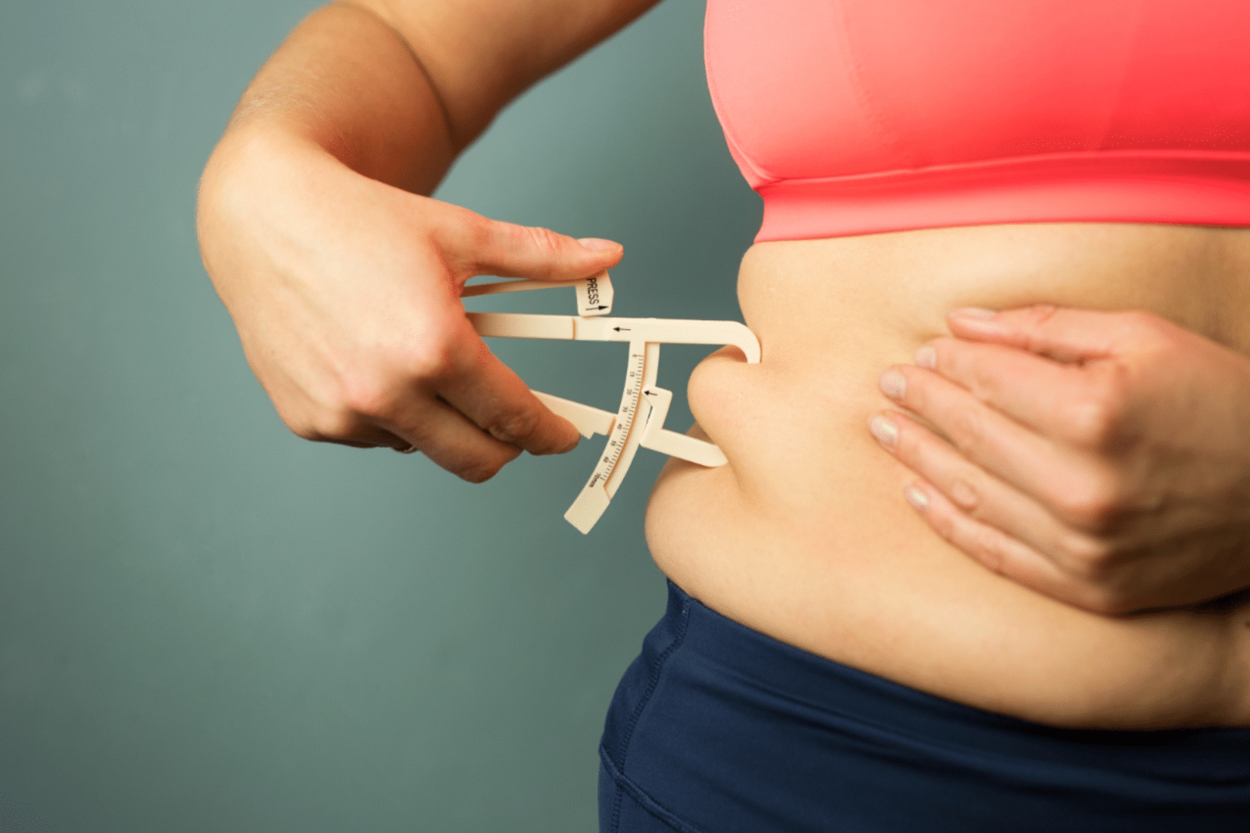 Σπλαχνικό λίπος: Ποιες είναι οι αιτίες του λίπους στην κοιλιά εκτός από την παχυσαρκία;