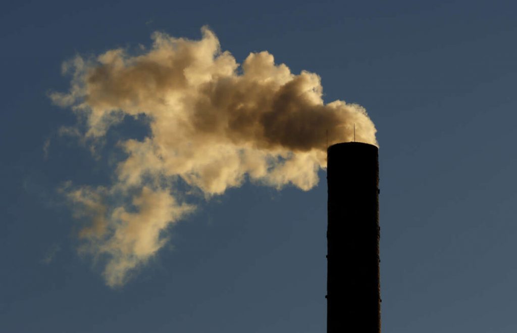 Σύμφωνα με νέα μελέτη, ο μολυσμένος αέρας σημαίνει περισσότερες κρίσεις άσθματος για τα παιδιά των πόλεων