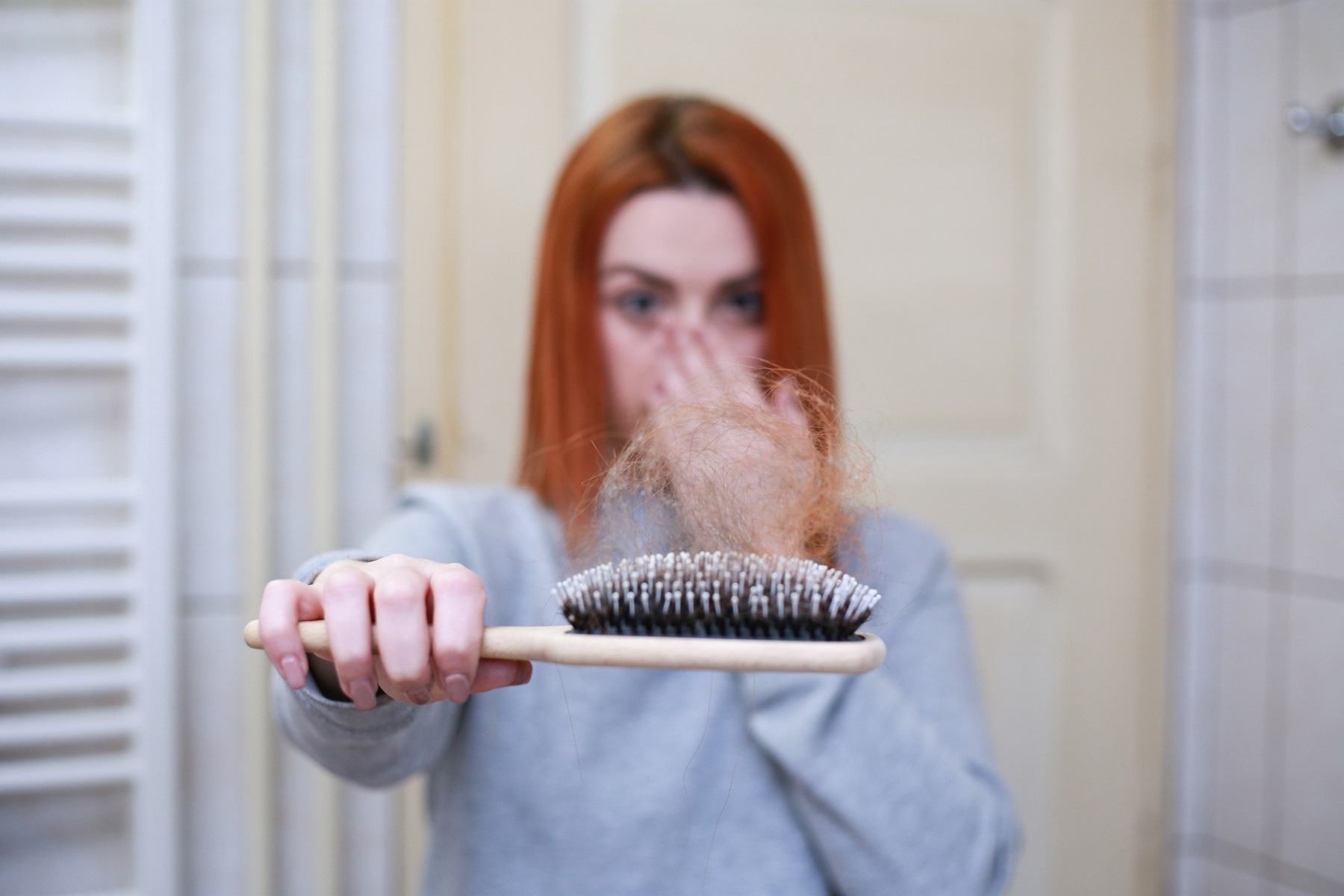 Το καθημερινό λούσιμο των μαλλιών προκαλεί τριχόπτωση;