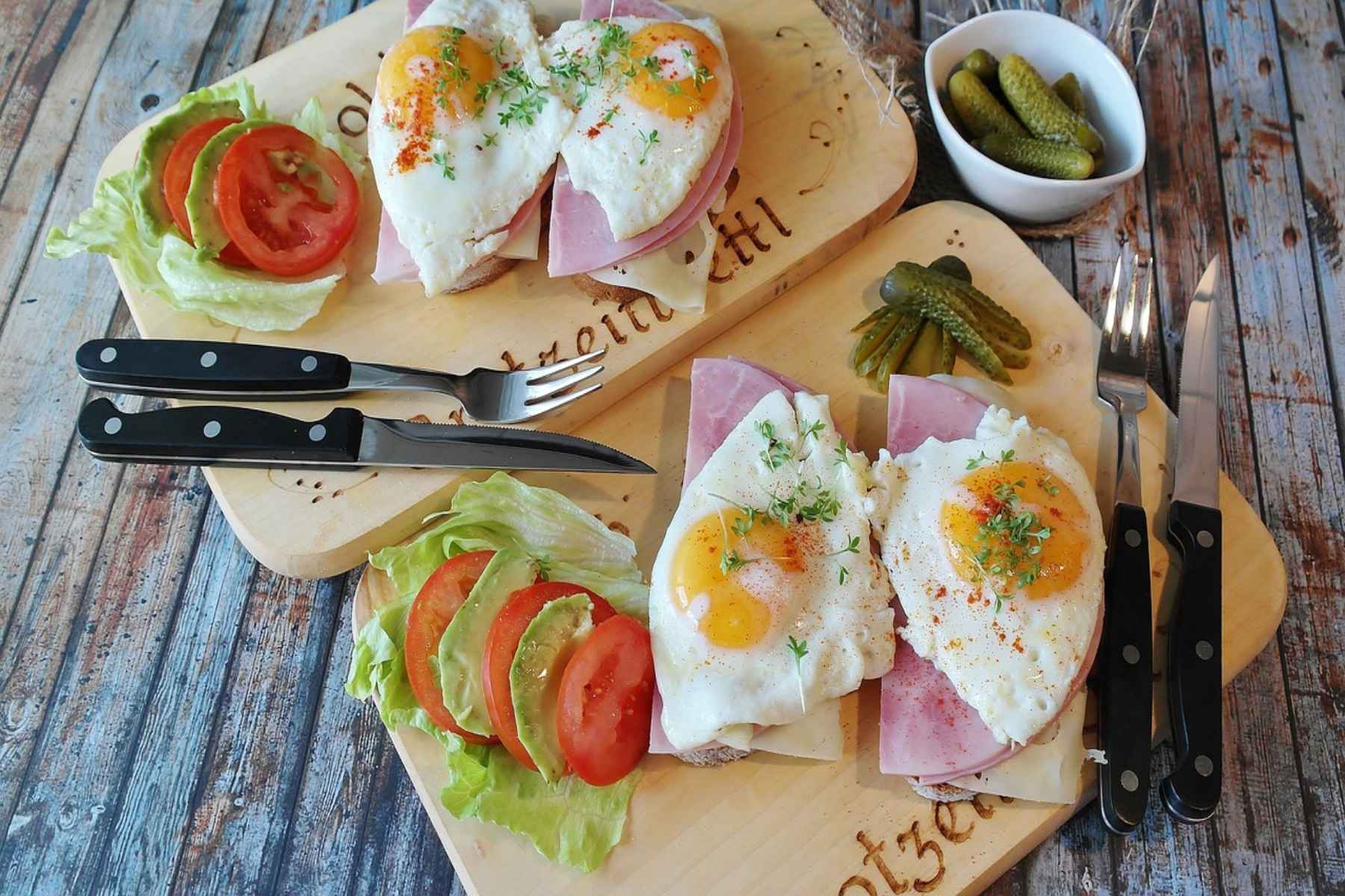 Αυγά για πρωινό: Οφέλη και αντενδείξεις σύμφωνα με τους διατροφολόγους