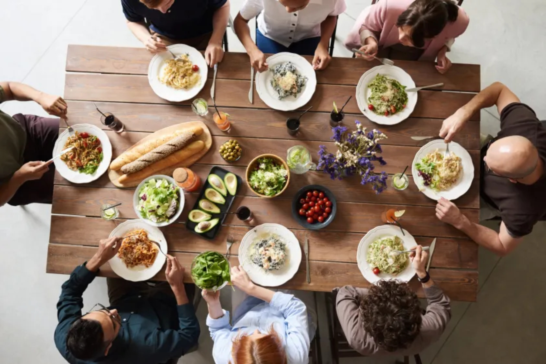 Φαγητό εστιατόριο: Τι μπορείτε να φάτε όταν είστε σε εστιατόριο με φίλους;