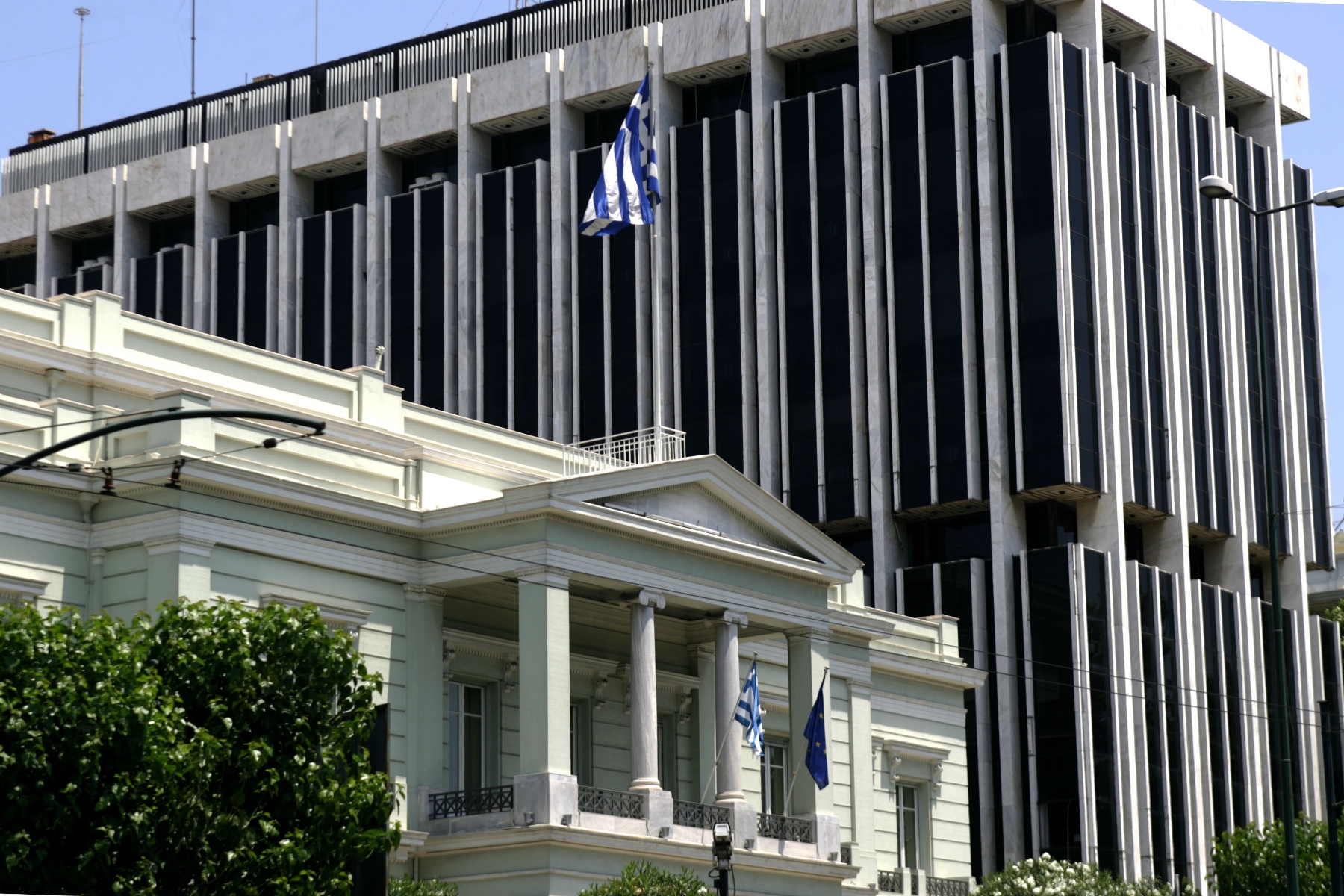 Υπουργείο Εξωτερικών: Η Ελλάδα στέκεται σταθερά στο πλευρό του γενναίου ουκρανικού λαού