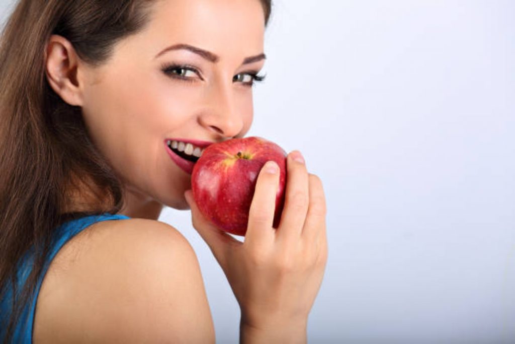 Ένα μήλο την ημέρα - γερά δόντια για μια ζωή; 