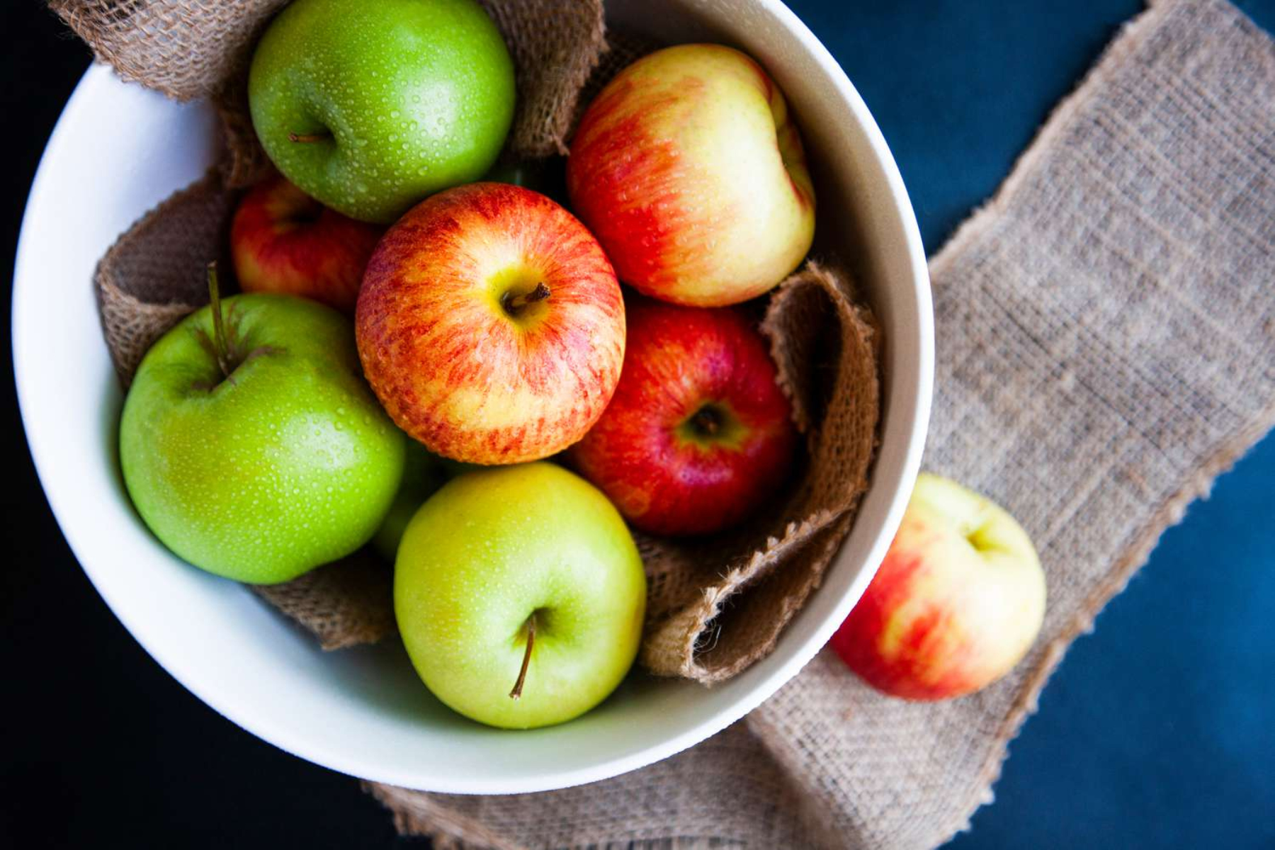 Μήλα: Γιατί πρέπει να τρώμε ένα μήλο την ημέρα;