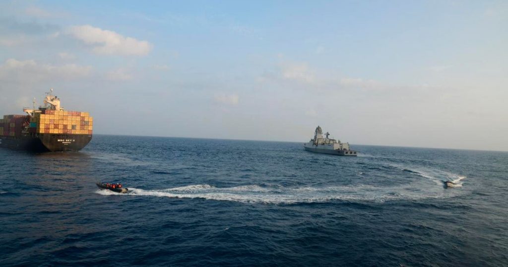 Χούθι - Eπίθεση σε πλοίο ανοικτά της Υεμένης με τουλάχιστον 2 νεκρούς και 6 τραυματίες