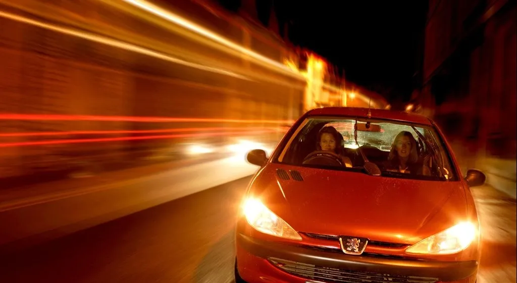 Οδήγηση Κίνδυνοι: Συστάσεις για όσους οδηγούν τη νύχτα