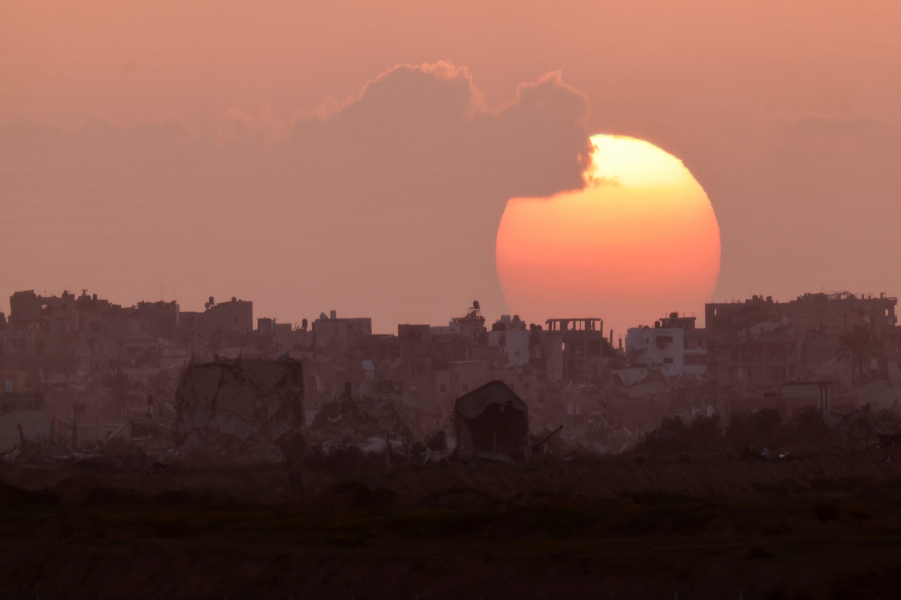 Γάζα: Χωρίς βοήθεια καθώς το Ισραήλ κατέλαβε το συνοριακό πέρασμα της Ράφα