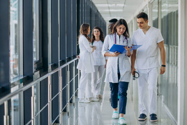 Smart hospitals: Η τεχνολογία που αλλάζει τη φροντίδα υγείας