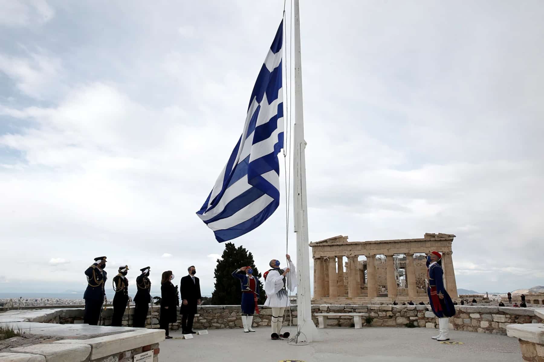 Καιρός 25/03: Αραιές νεφώσεις και τοπικές βροχές μετά το μεσημέρι