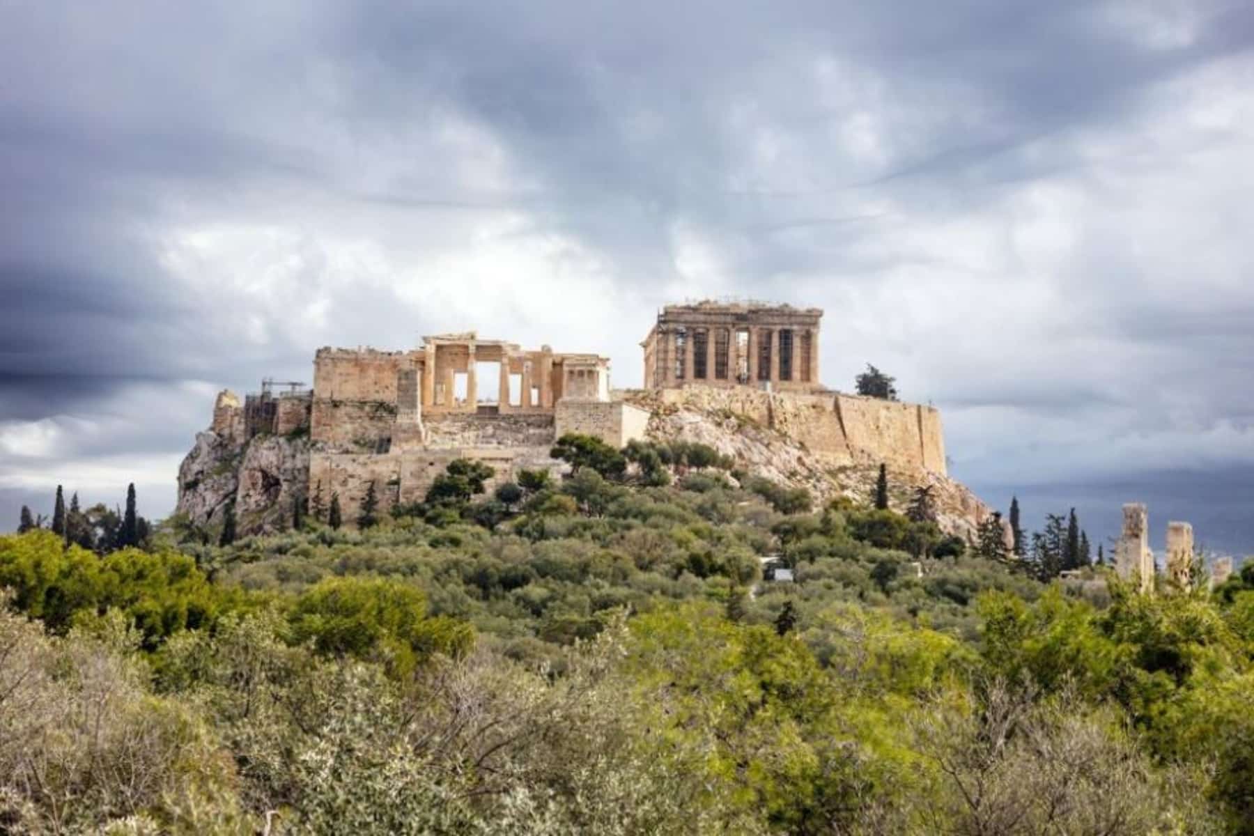 Καιρός 01/05: Νεφώσεις παροδικά αυξημένες μέχρι το απόγευμα