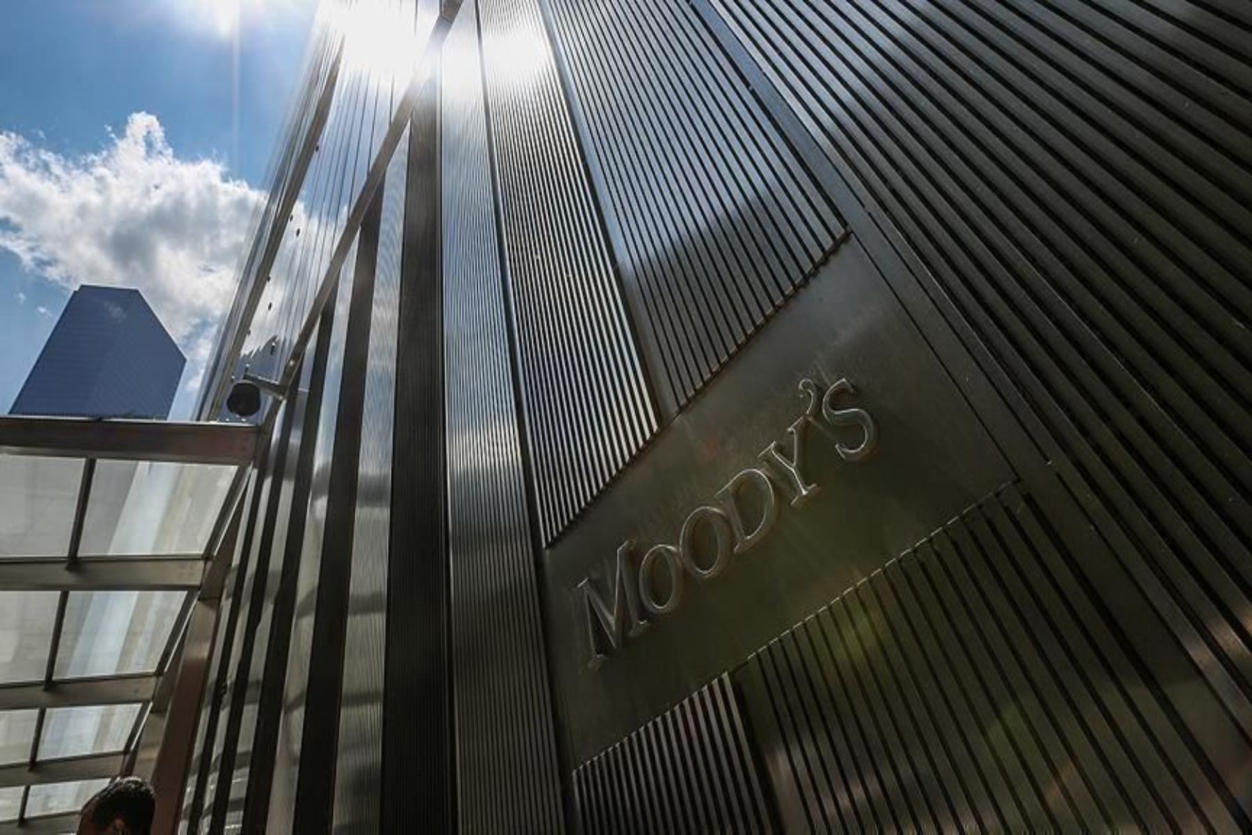Moody’s: Γιατί δεν έδωσε την επενδυτική βαθμίδα στην Ελλάδα;