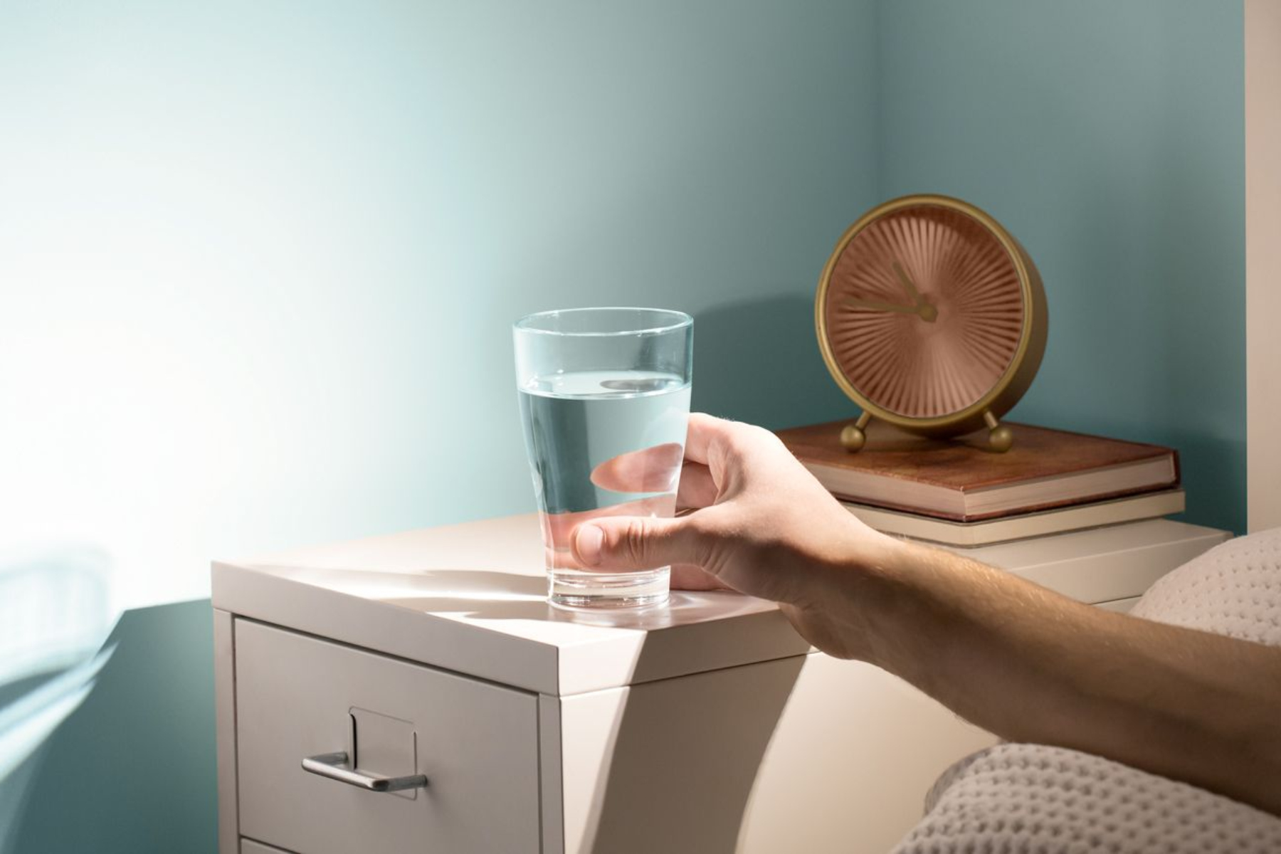 Ενυδάτωση: Γιατί πρέπει να πίνουμε νερό κατά τη διάρκεια της ημέρας;