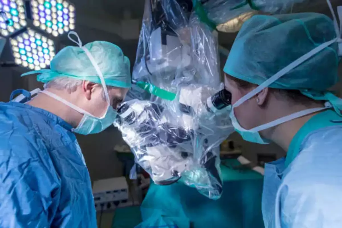 Ρομποτική Χειρουργική: Πρόκληση και για τους πιο έμπειρους χειρουργούς η εκτομή καρκινικών όγκων