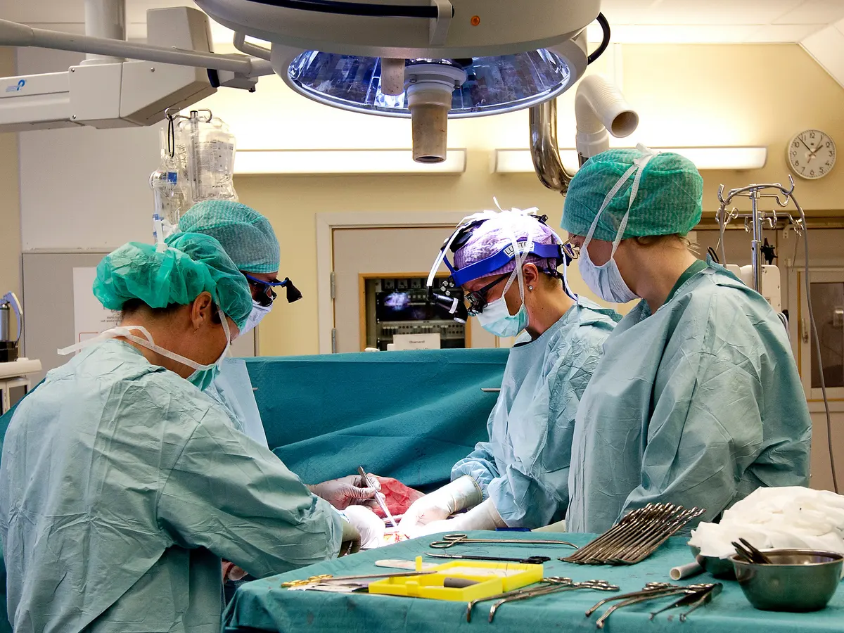 ΠΦΥ ΗΠΑ: Οι ελλείψεις παρόχων αυξάνουν τον κίνδυνο επειγουσών χειρουργικών επεμβάσεων και μετεγχειρητικών επιπλοκών