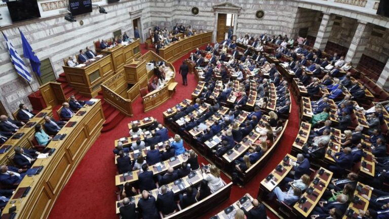 Οξύτατη κριτική της αντιπολίτευσης μετά την ψήφιση του ερανιστικού νομοσχεδίου – Τι είπε ο Άδωνις Γεωργιάδης