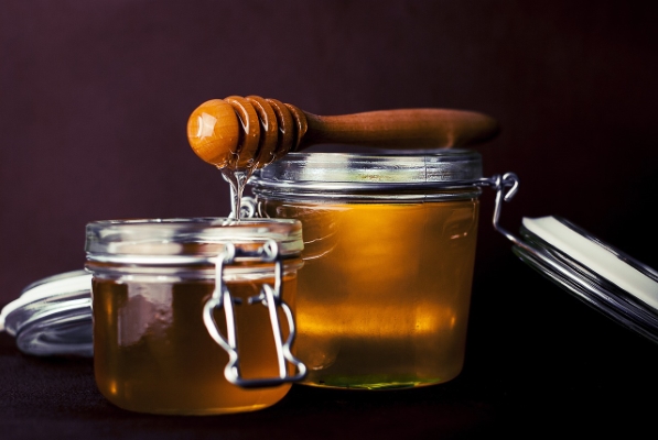 Πλεονεκτήματα της απολέπισης με ζάχαρη και μέλι