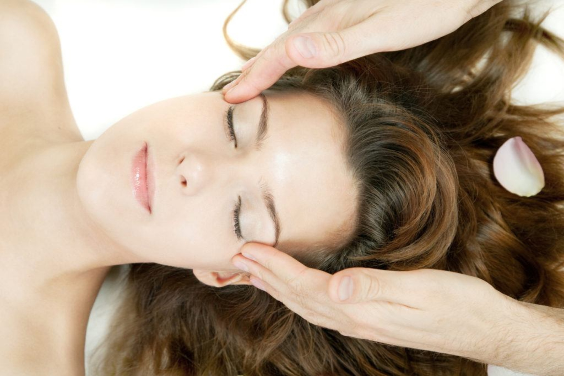 Πόνος κεφάλι: Μασάζ κεφαλιού για ανακούφιση από τον πονοκέφαλο