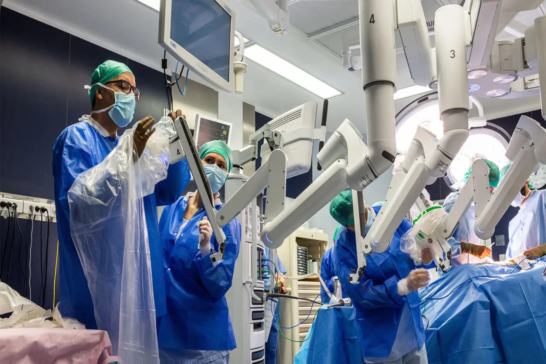 Eποχή τεχνολογίας: Πώς η ρομποτική χειρουργική βοηθά τους ογκολόγους και τους ασθενείς;