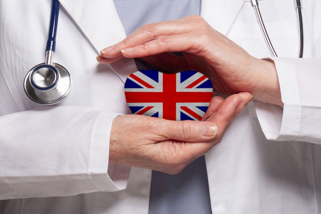 Τεράστια μείωση βλέπει το Ηνωμένο Βασίλειο στις αιτήσεις για βίζα υγειονομικής περίθαλψης
