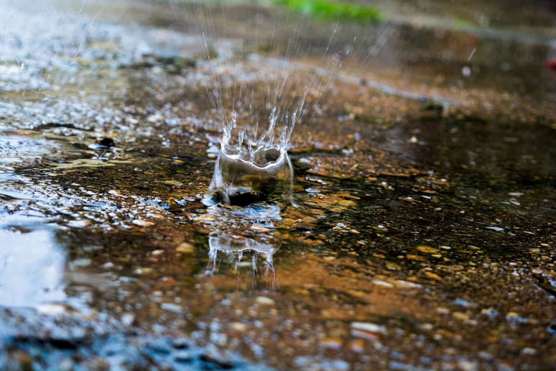 Καιρός 10/05: Πτώση της θερμοκρασίας, βροχές και αφρικανική σκόνη