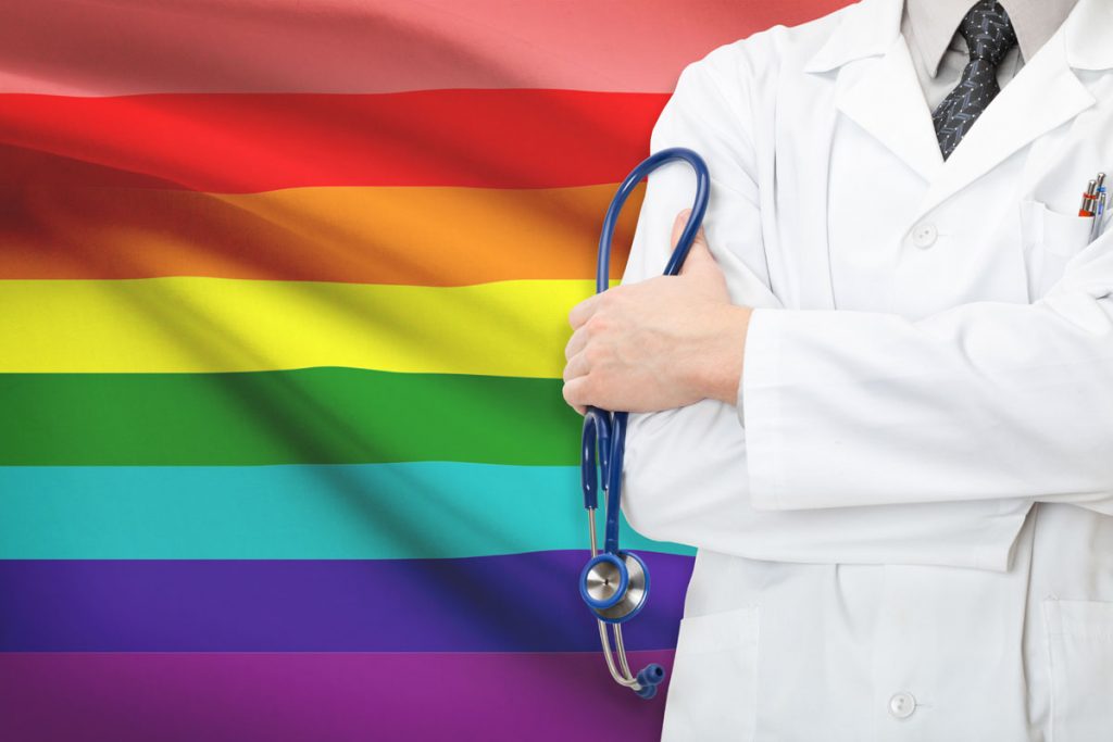 Το άγχος και οι διακρίσεις αυξάνουν το βάρος του καρκίνου για τους LGBTQ+ Αμερικανούς