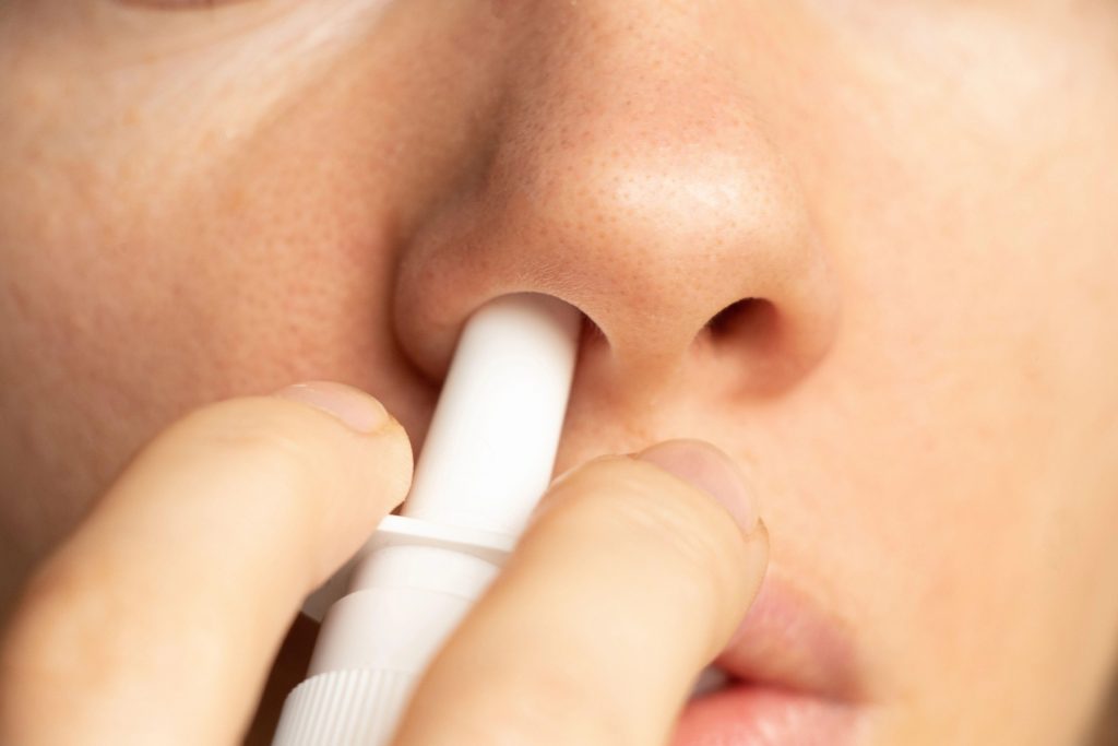 Τι μπορεί να προκαλέσει τη βουλωμένη μύτη και πώς το αντιμετωπίζετε;