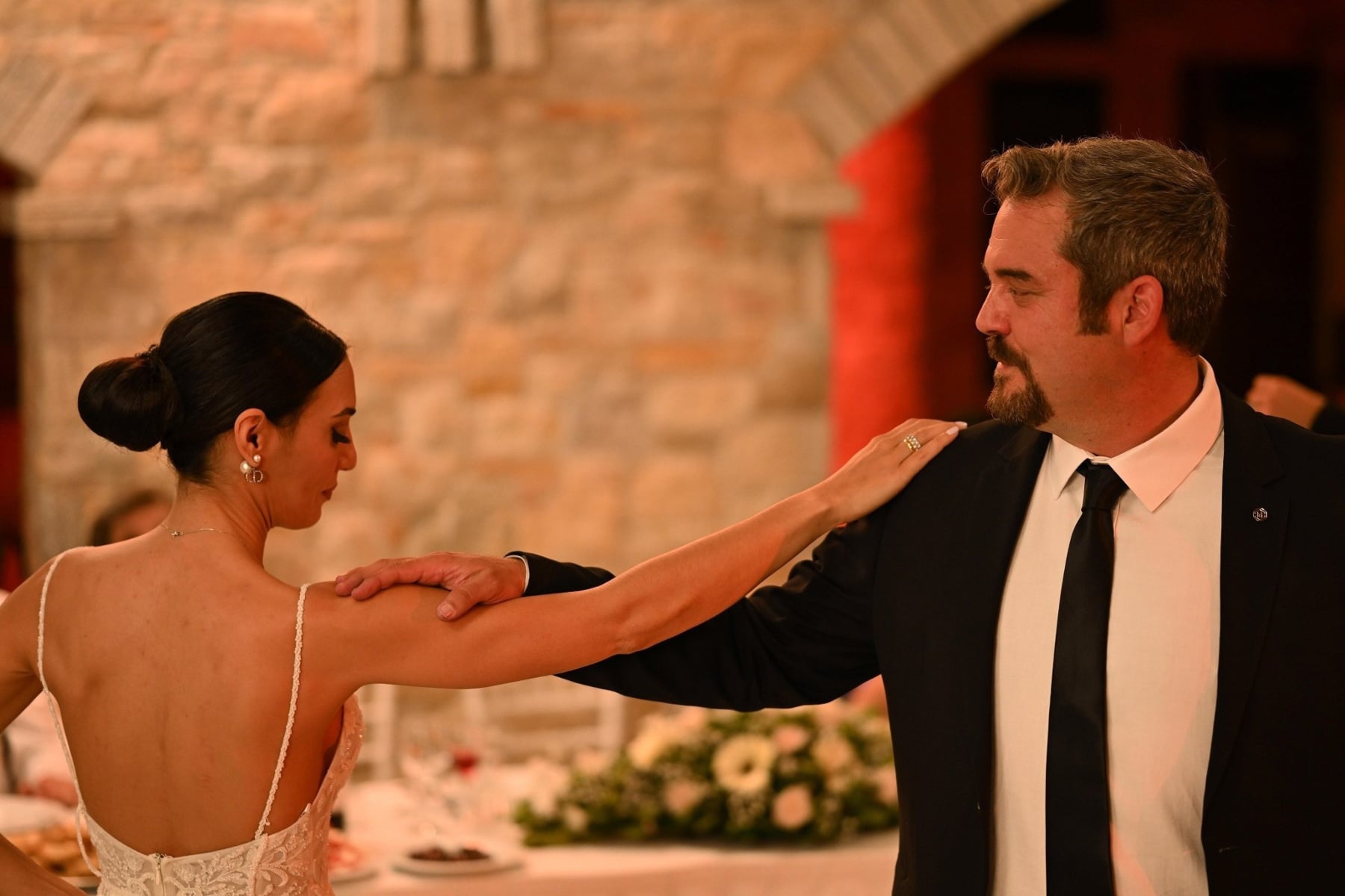 Σασμός 18/6: Η άφιξη τoυ Αντρέα στην Ελλάδα έχει καταφέρει να τους κάνει όλους άνω κάτω [trailer]