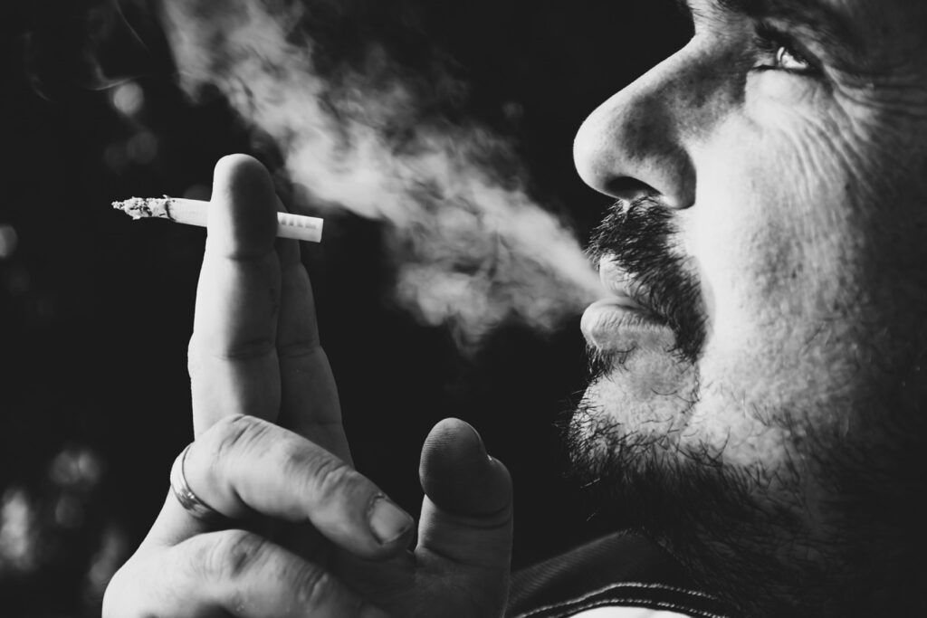 Κάπνισμα: Πώς επηρεάζει τα επίπεδα τεστοστερόνης;