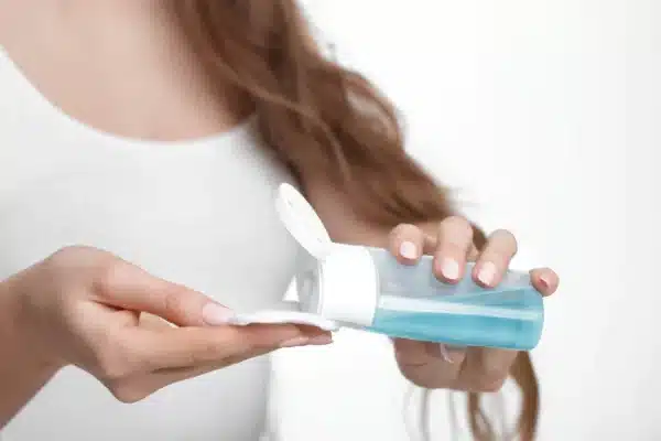 What is Micellar Water Find Out How This Trending Beauty Product Works e1680605741774