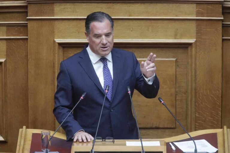 Άδωνις Γεωργιάδης: «Το ΕΣΥ αντέχει και βελτιώνεται – οι ψήφοι στη Βουλή το αποδεικνύουν»