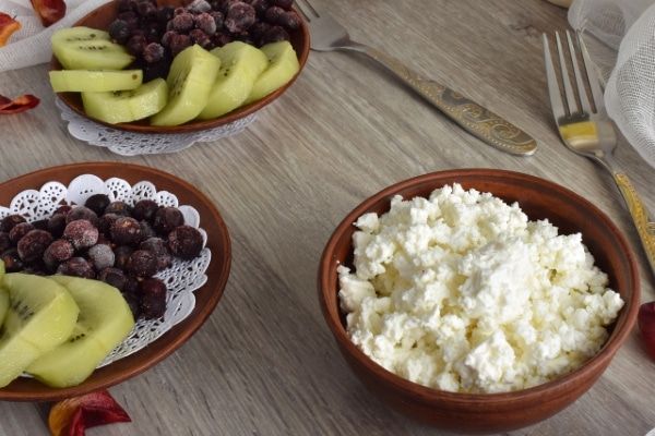 Γλυκό με Τυρί Κότατζ και Μέλι