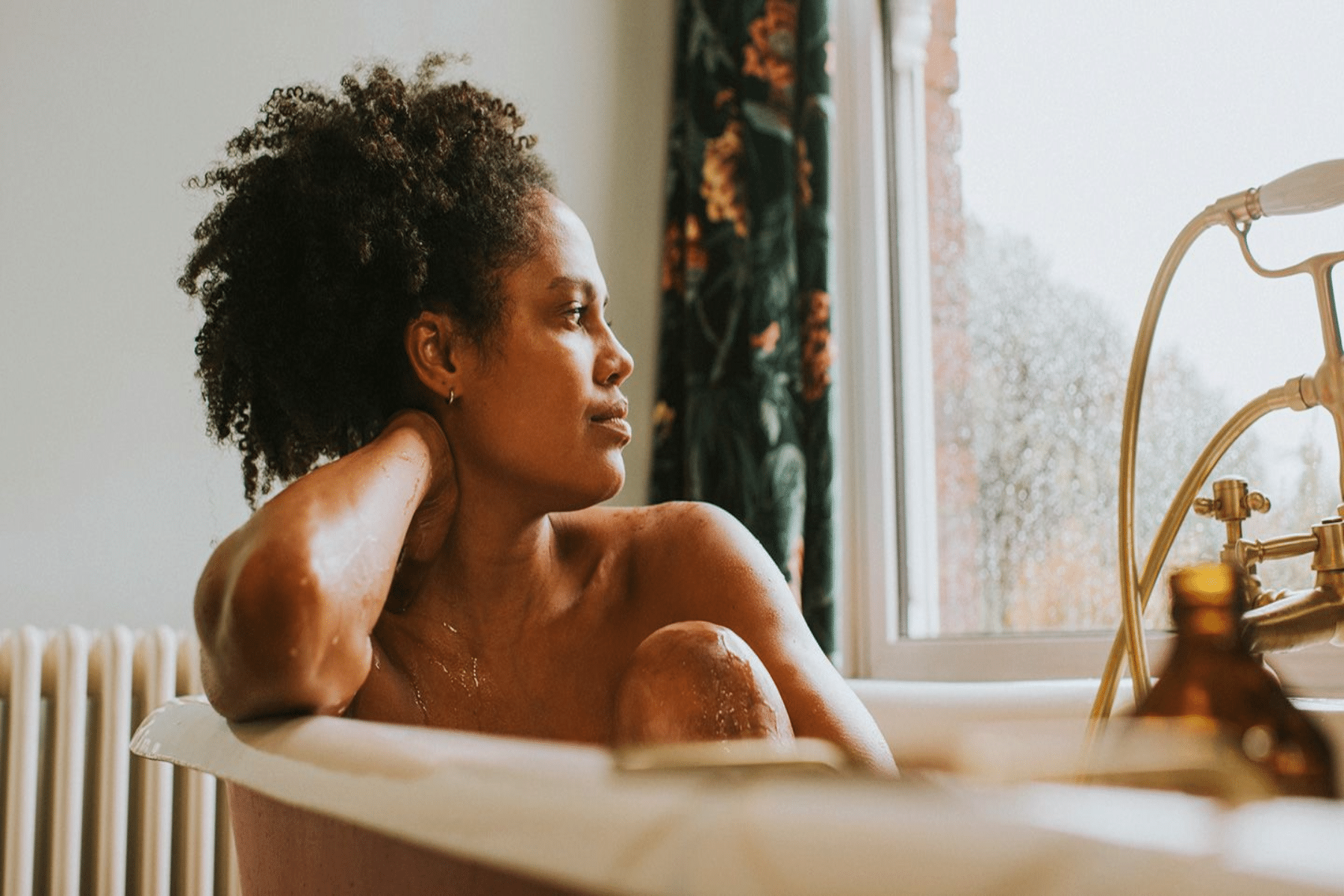 health benefits of taking a bath plus healthy add ins for your next soak 1440x810 1 1