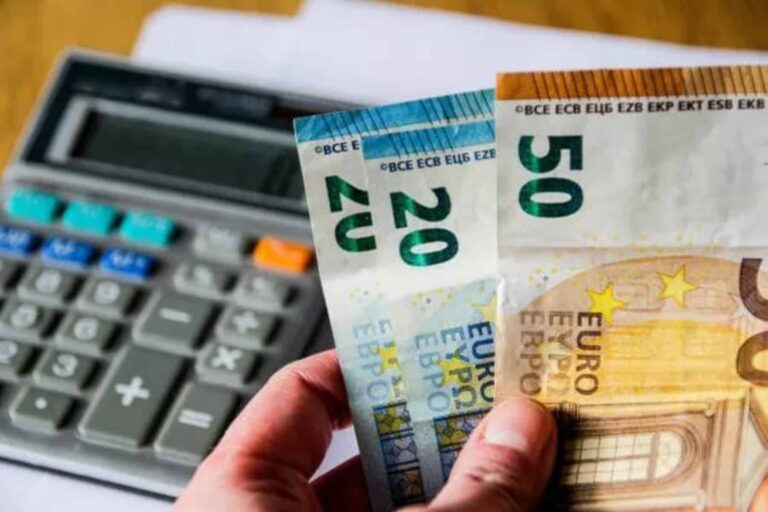ΕΦΚΑ ΔΥΠΑ: Ποιοι βλέπουν χρήματα στους λογαριασμούς τους έως τις 15 Μαΐου