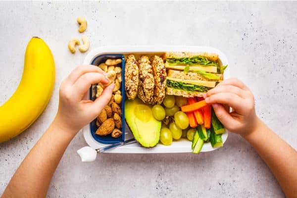 sxoleio snacks e1704960872643