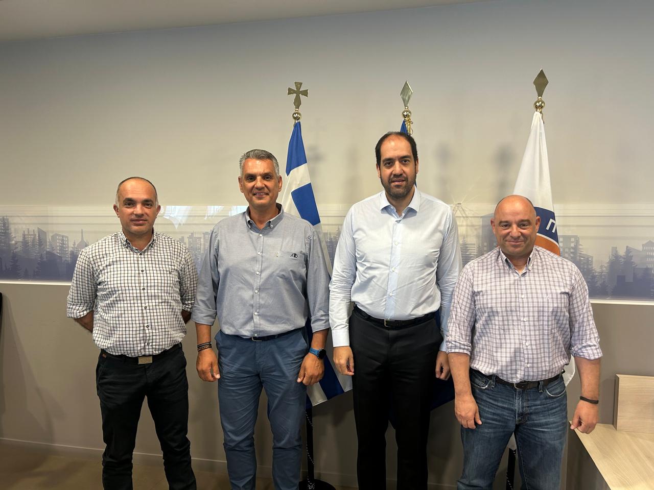 Συνάντηση του Υπουργού Κλιματικής Κρίσης με τον Υπαρχηγό του Πυροσβεστικού Σώματος