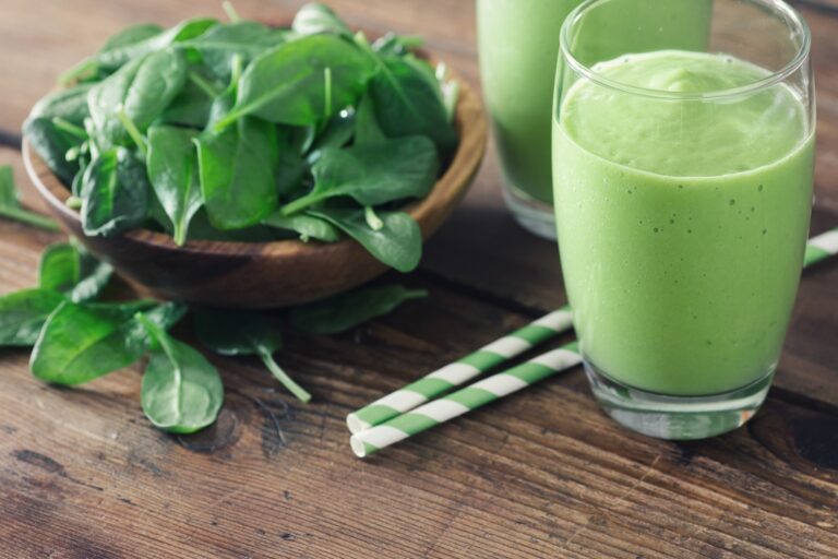 Smoothies: Πώς να αξιοποιήσετε τα φρούτα εποχής