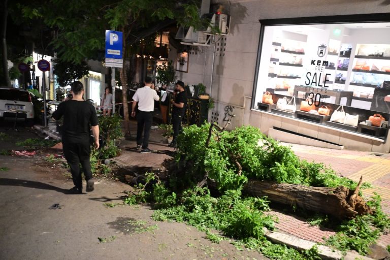 Κολωνάκι: Η κατάσταση των τραυματιών από το τζιπ  που έπεσε σε εστιατόριο