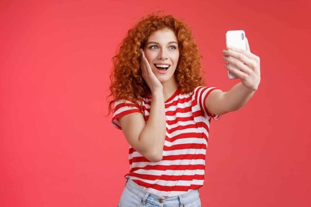 Πώς θα κάνεις το sexting να δυναμώσει τη σχέση σου